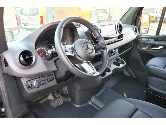 Nuevos MERCEDES-BENZ SPRINTER CARGO VAN à Estados chez autogozo