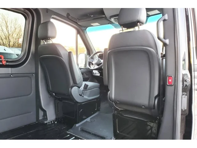Nuevos MERCEDES-BENZ SPRINTER CARGO VAN à Estados chez autogozo