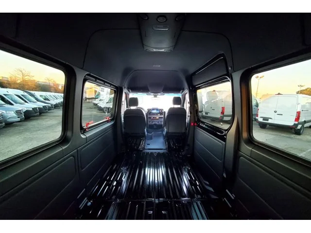 Nuevos MERCEDES-BENZ SPRINTER CARGO VAN à Estados chez autogozo