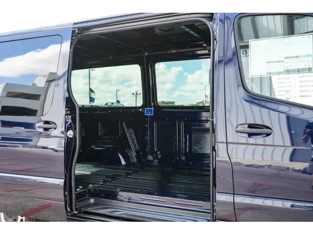 Nuevos MERCEDES-BENZ SPRINTER CARGO VAN à Estados chez autogozo