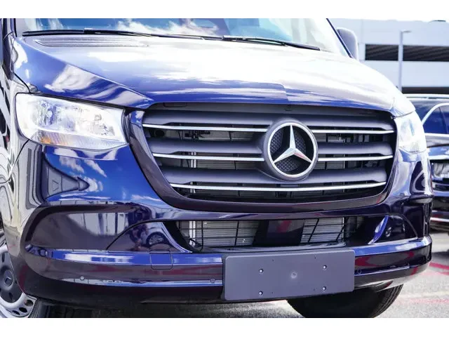 Nuevos MERCEDES-BENZ SPRINTER CARGO VAN à Estados chez autogozo