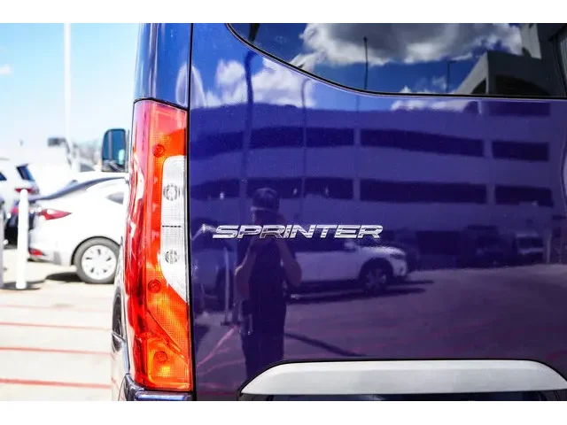 Nuevos MERCEDES-BENZ SPRINTER CARGO VAN à Estados chez autogozo