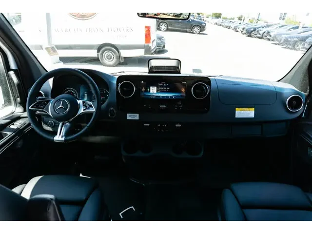 Nuevos MERCEDES-BENZ SPRINTER CARGO VAN à Estados chez autogozo