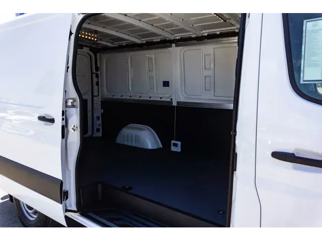 Nuevos MERCEDES-BENZ SPRINTER CARGO VAN à Estados chez autogozo