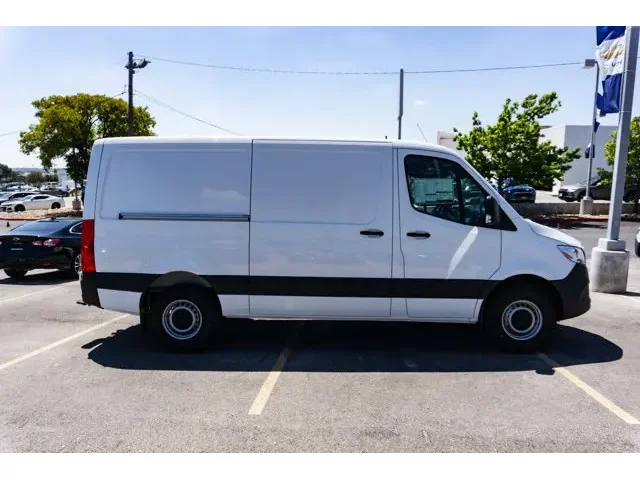 Nuevos MERCEDES-BENZ SPRINTER CARGO VAN à Estados chez autogozo