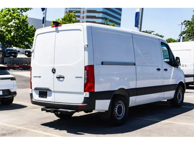 Nuevos MERCEDES-BENZ SPRINTER CARGO VAN à Estados chez autogozo
