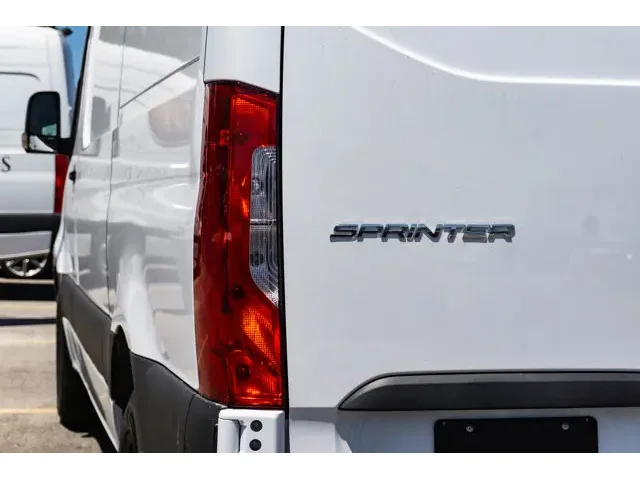 Nuevos MERCEDES-BENZ SPRINTER CARGO VAN à Estados chez autogozo