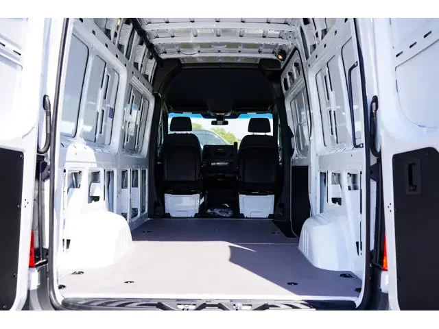 Nuevos MERCEDES-BENZ SPRINTER CARGO VAN à Estados chez autogozo