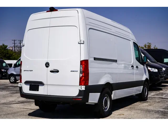 Nuevos MERCEDES-BENZ SPRINTER CARGO VAN à Estados chez autogozo
