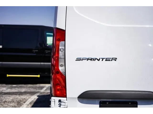 Nuevos MERCEDES-BENZ SPRINTER CARGO VAN à Estados chez autogozo