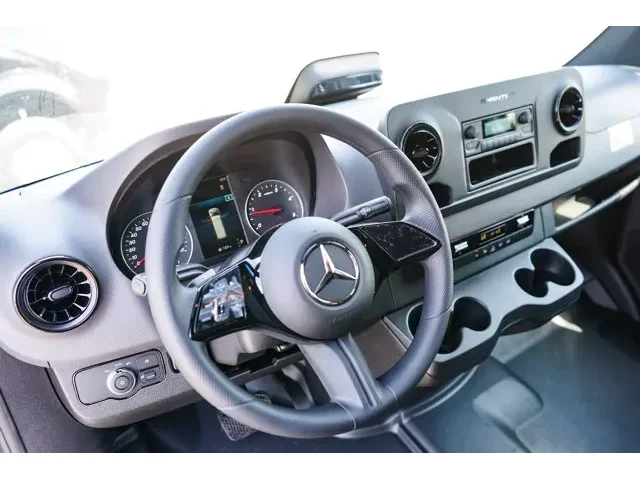 Nuevos MERCEDES-BENZ SPRINTER CARGO VAN à Estados chez autogozo