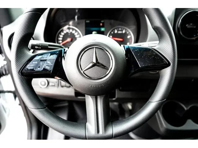Nuevos MERCEDES-BENZ SPRINTER CARGO VAN à Estados chez autogozo
