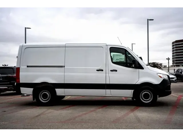 Nuevos MERCEDES-BENZ SPRINTER CARGO VAN à Estados chez autogozo