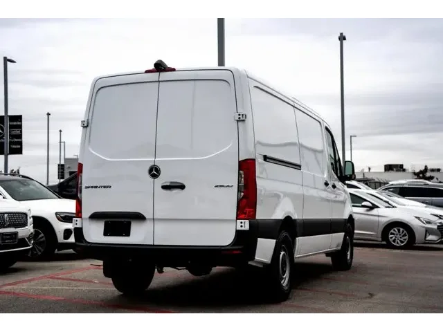 Nuevos MERCEDES-BENZ SPRINTER CARGO VAN à Estados chez autogozo