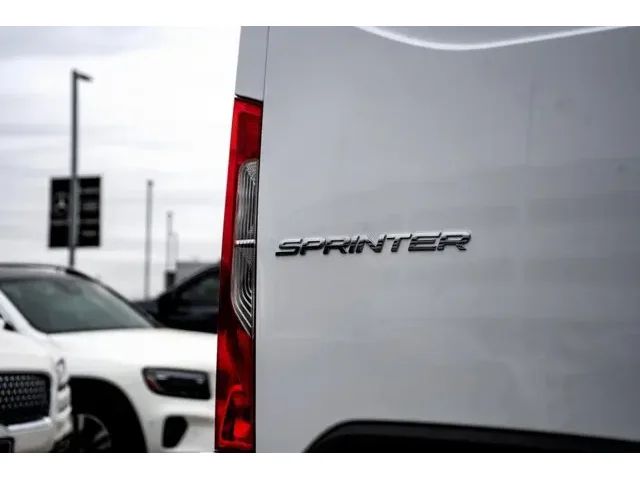 Nuevos MERCEDES-BENZ SPRINTER CARGO VAN à Estados chez autogozo