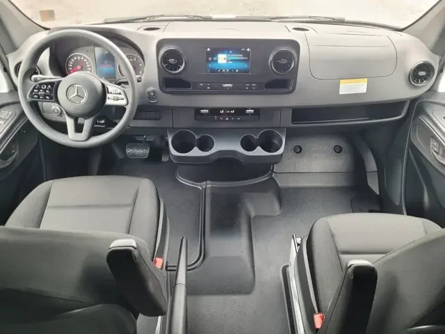 Nuevos MERCEDES-BENZ SPRINTER CARGO VAN à Estados chez autogozo