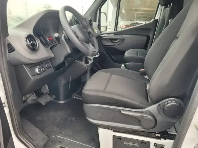 Nuevos MERCEDES-BENZ SPRINTER CARGO VAN à Estados chez autogozo