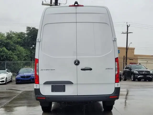 Nuevos MERCEDES-BENZ SPRINTER CARGO VAN à Estados chez autogozo
