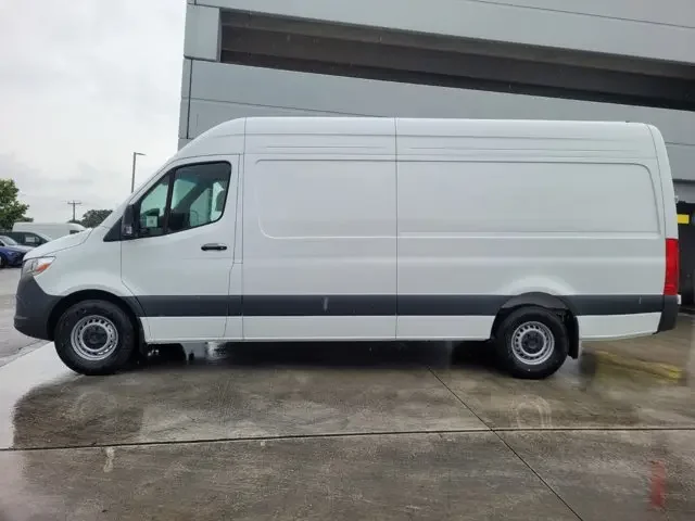 Nuevos MERCEDES-BENZ SPRINTER CARGO VAN à Estados chez autogozo