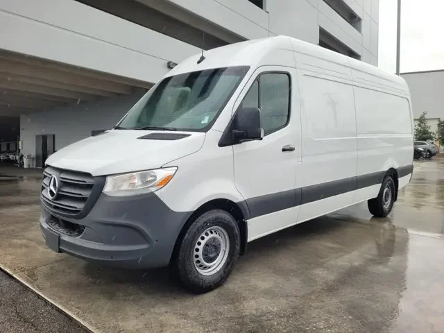 Nuevos MERCEDES-BENZ SPRINTER CARGO VAN à Estados chez autogozo