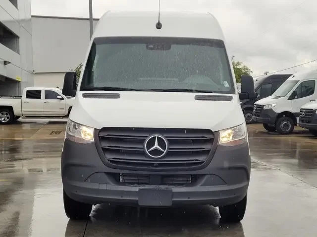 Nuevos MERCEDES-BENZ SPRINTER CARGO VAN à Estados chez autogozo