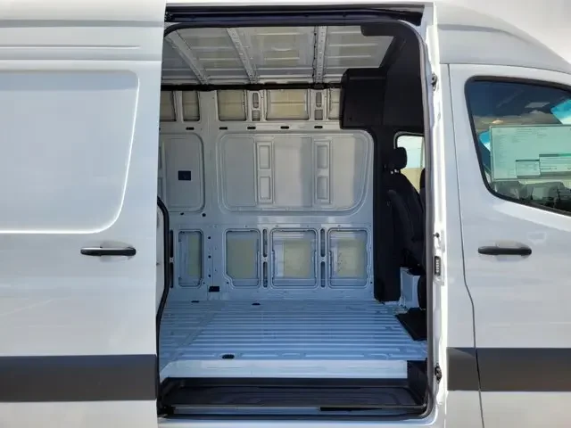 Nuevos MERCEDES-BENZ SPRINTER CARGO VAN à Estados chez autogozo