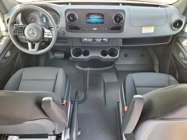 Nuevos MERCEDES-BENZ SPRINTER CARGO VAN à Estados chez autogozo