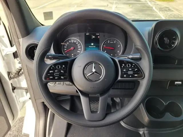 Nuevos MERCEDES-BENZ SPRINTER CARGO VAN à Estados chez autogozo