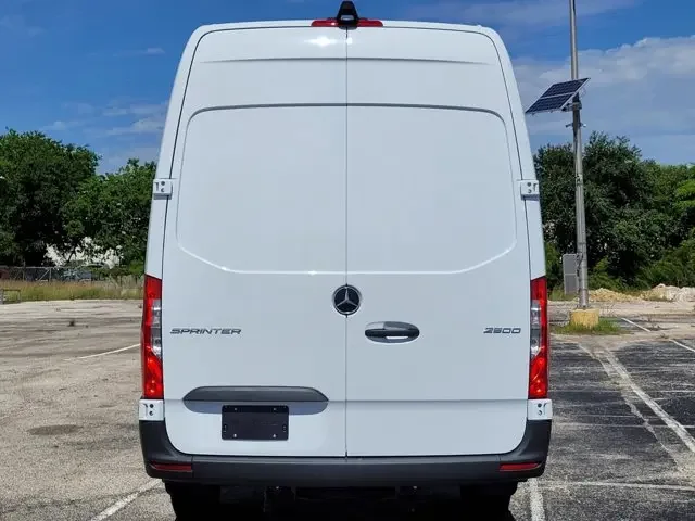 Nuevos MERCEDES-BENZ SPRINTER CARGO VAN à Estados chez autogozo