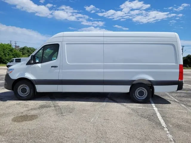 Nuevos MERCEDES-BENZ SPRINTER CARGO VAN à Estados chez autogozo