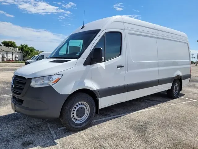 Nuevos MERCEDES-BENZ SPRINTER CARGO VAN à Estados chez autogozo