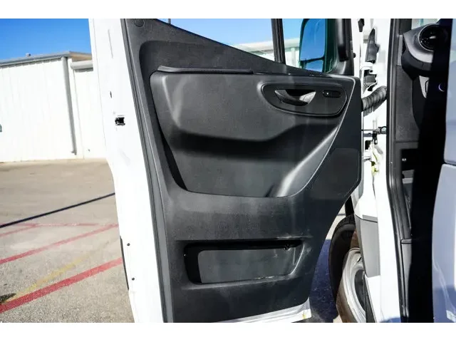 Nuevos MERCEDES-BENZ SPRINTER CARGO VAN à Estados chez autogozo