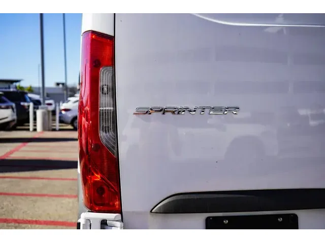 Nuevos MERCEDES-BENZ SPRINTER CARGO VAN à Estados chez autogozo