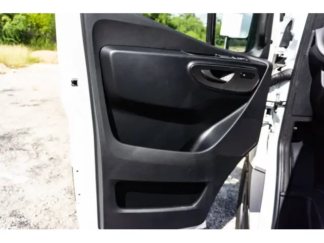 Nuevos MERCEDES-BENZ SPRINTER CARGO VAN à Estados chez autogozo