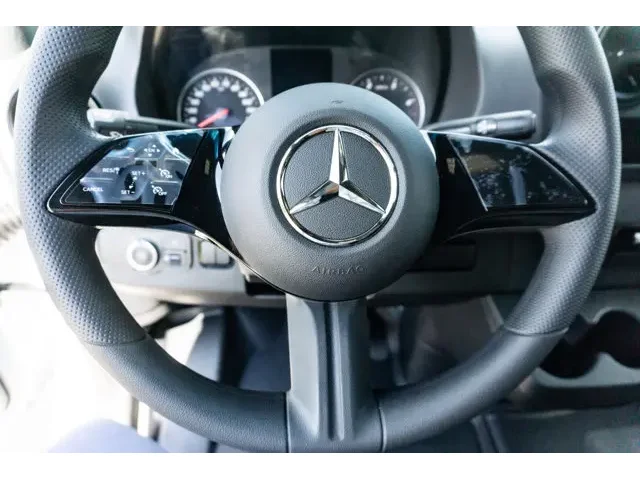Nuevos MERCEDES-BENZ SPRINTER CARGO VAN à Estados chez autogozo