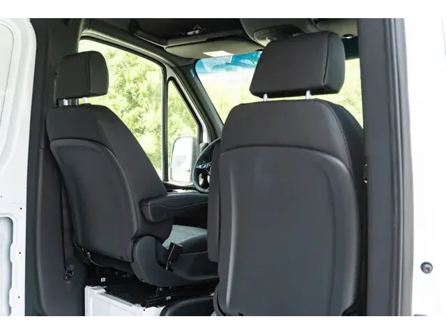 Nuevos MERCEDES-BENZ SPRINTER CARGO VAN à Estados chez autogozo