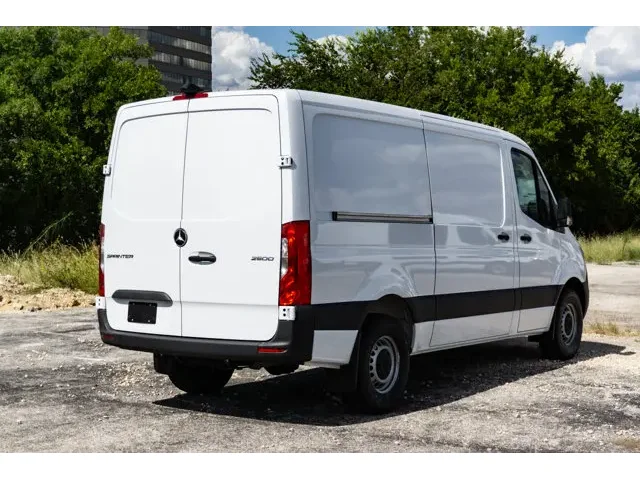 Nuevos MERCEDES-BENZ SPRINTER CARGO VAN à Estados chez autogozo