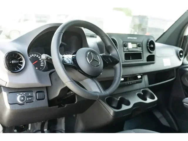 Nuevos MERCEDES-BENZ SPRINTER CARGO VAN à Estados chez autogozo