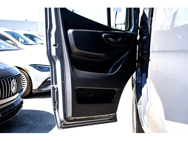 Nuevos MERCEDES-BENZ SPRINTER CARGO VAN à Estados chez autogozo