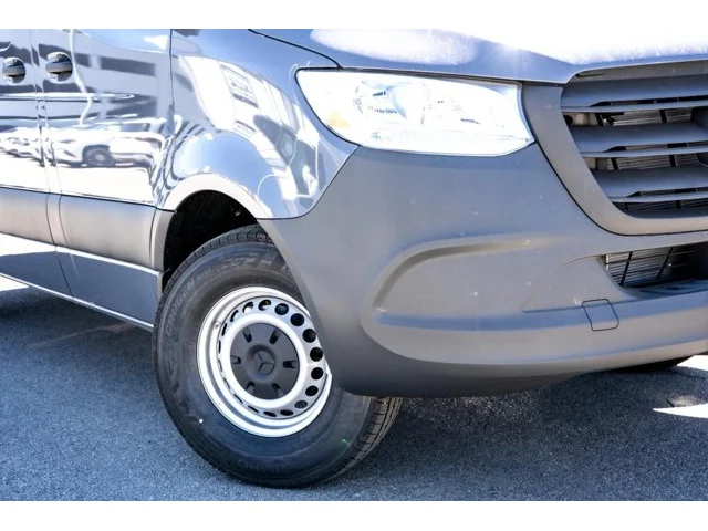 Nuevos MERCEDES-BENZ SPRINTER CARGO VAN à Estados chez autogozo