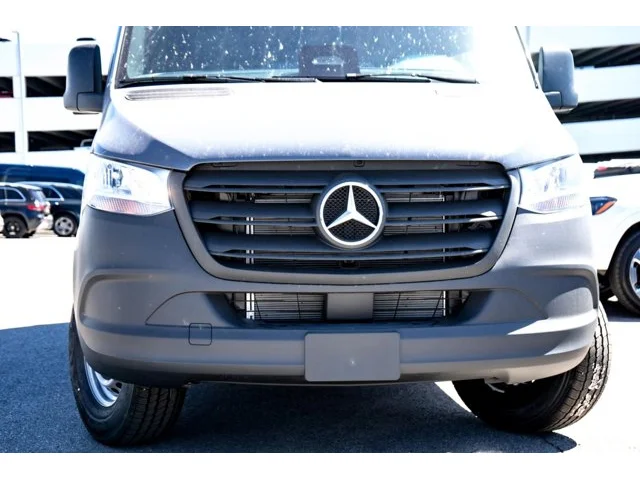 Nuevos MERCEDES-BENZ SPRINTER CARGO VAN à Estados chez autogozo