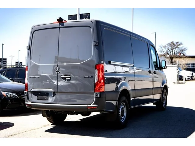 Nuevos MERCEDES-BENZ SPRINTER CARGO VAN à Estados chez autogozo