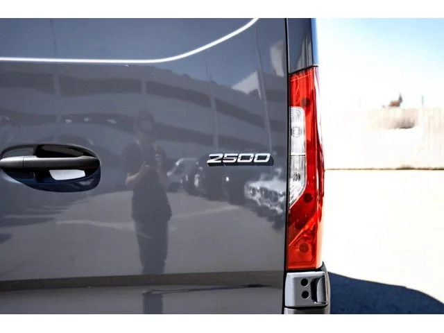 Nuevos MERCEDES-BENZ SPRINTER CARGO VAN à Estados chez autogozo