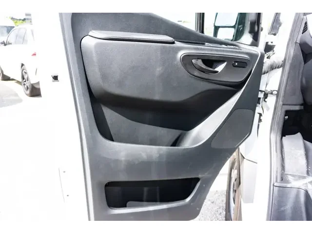 Nuevos MERCEDES-BENZ SPRINTER CARGO VAN à Estados chez autogozo