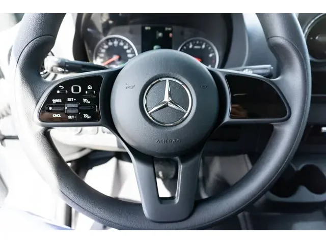 Nuevos MERCEDES-BENZ SPRINTER CARGO VAN à Estados chez autogozo