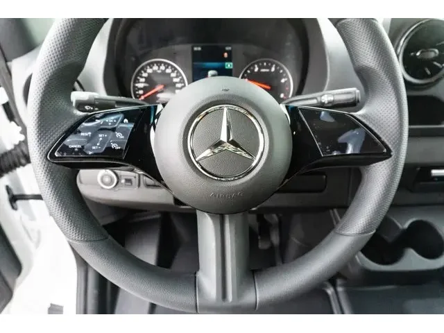 Nuevos MERCEDES-BENZ SPRINTER CARGO VAN à Estados chez autogozo