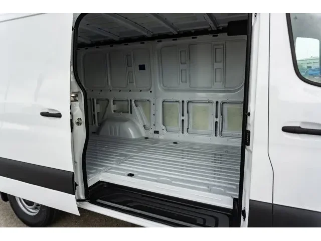 Nuevos MERCEDES-BENZ SPRINTER CARGO VAN à Estados chez autogozo