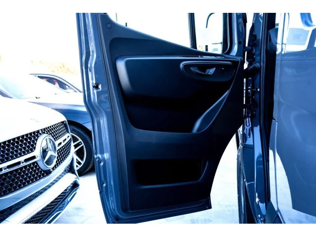 Nuevos MERCEDES-BENZ SPRINTER CARGO VAN à Estados chez autogozo