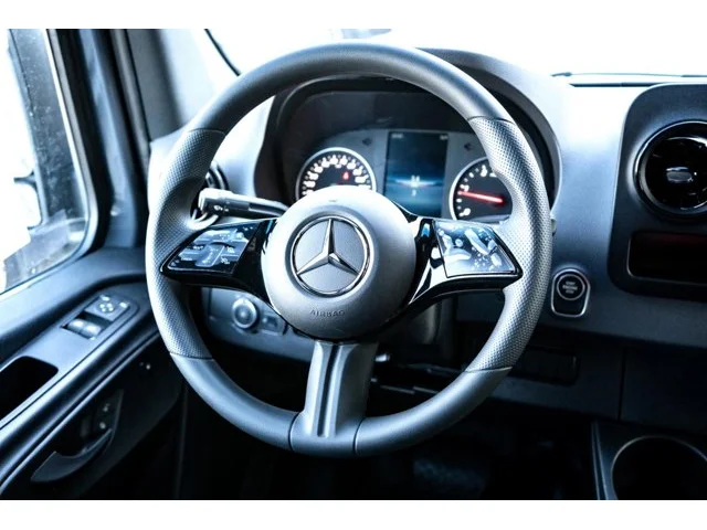 Nuevos MERCEDES-BENZ SPRINTER CARGO VAN à Estados chez autogozo