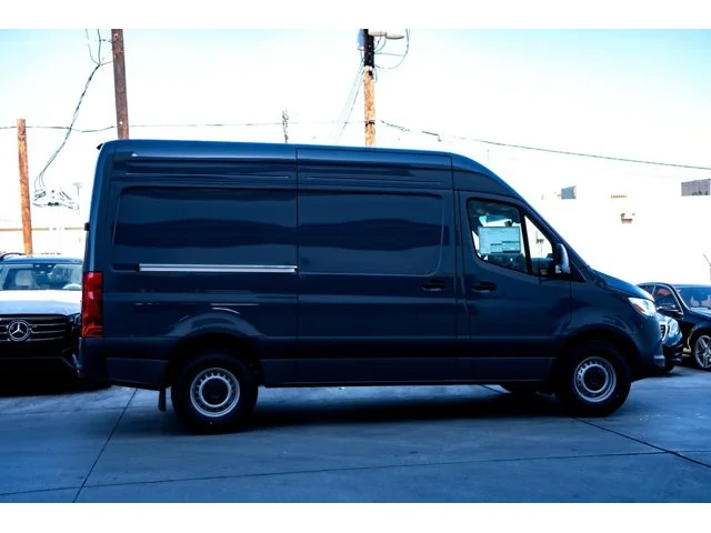 Nuevos MERCEDES-BENZ SPRINTER CARGO VAN à Estados chez autogozo